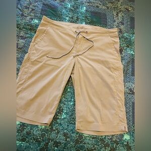Columbia Lightweight Omni Shield Hiking Shorts Women's Size 14